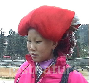 Junge Frau der Ethnie Rote Dao in Sa Pa, Vietnam