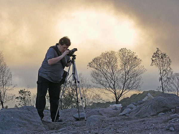 Der Autor bei Filmaufnahmen am Gunung Merapi, Java, 2007